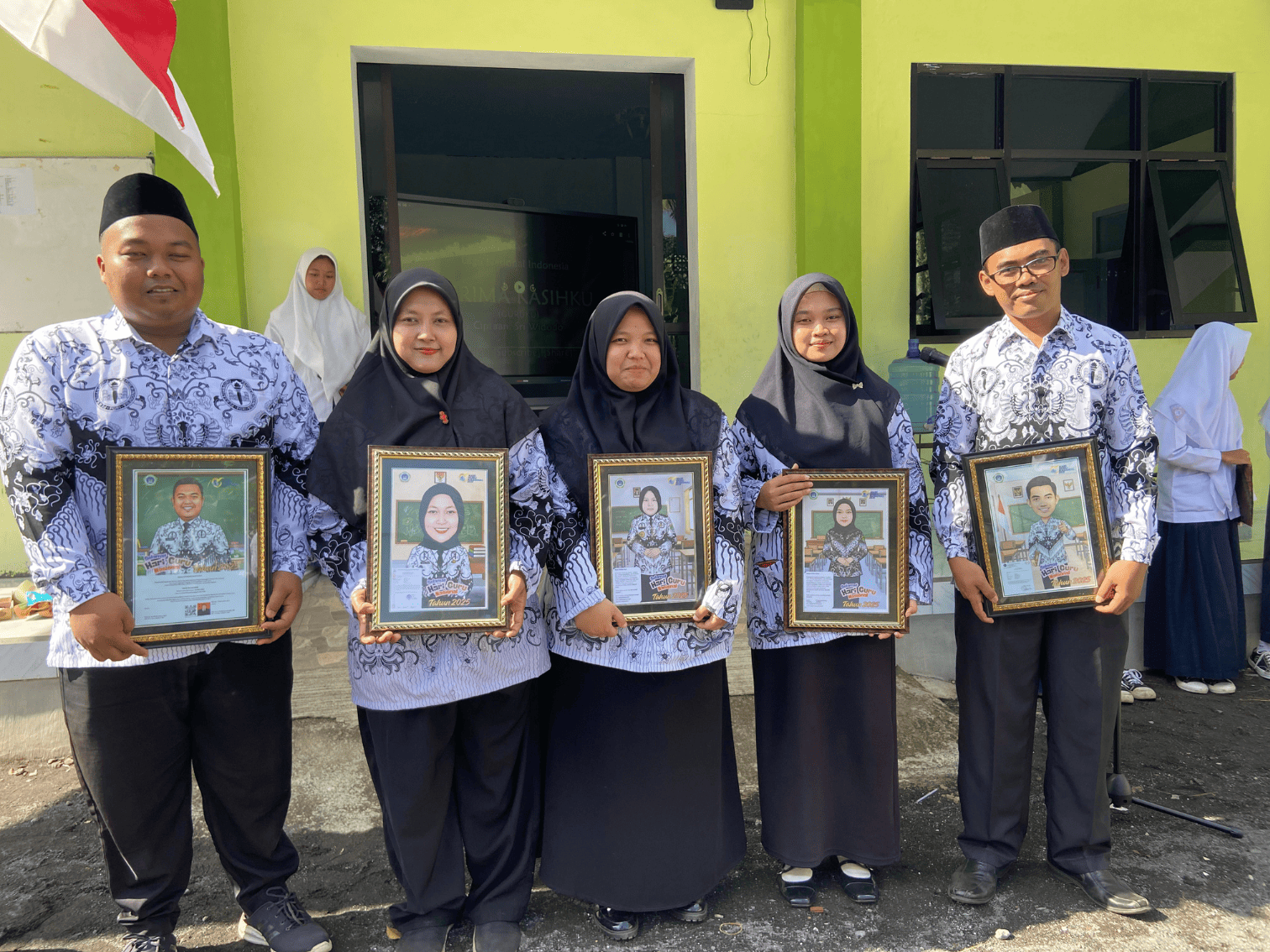 Upacara Hari Guru Nasional Tahun 2025 - foto 1