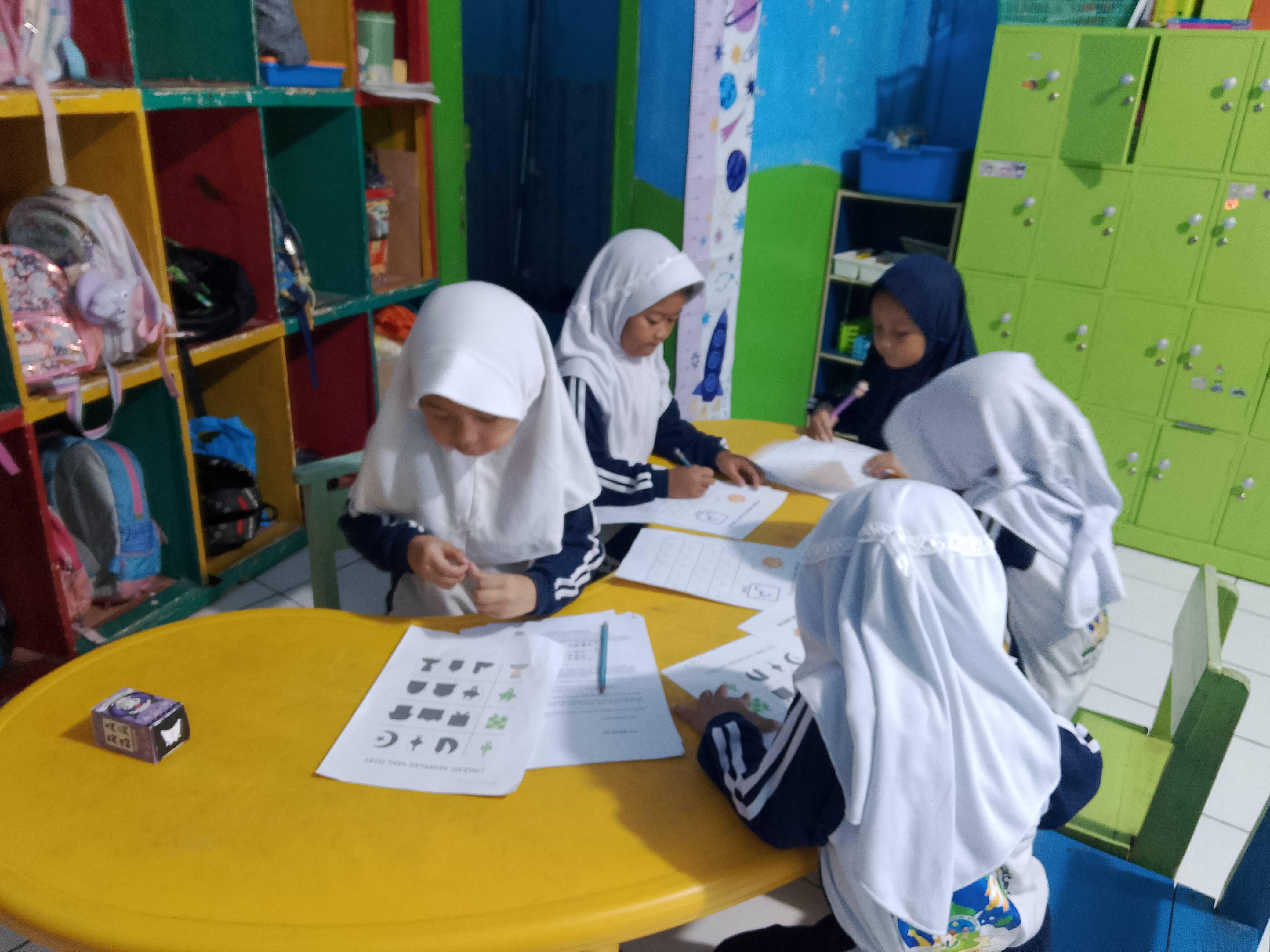 Green B "Shadow Matching Activity"