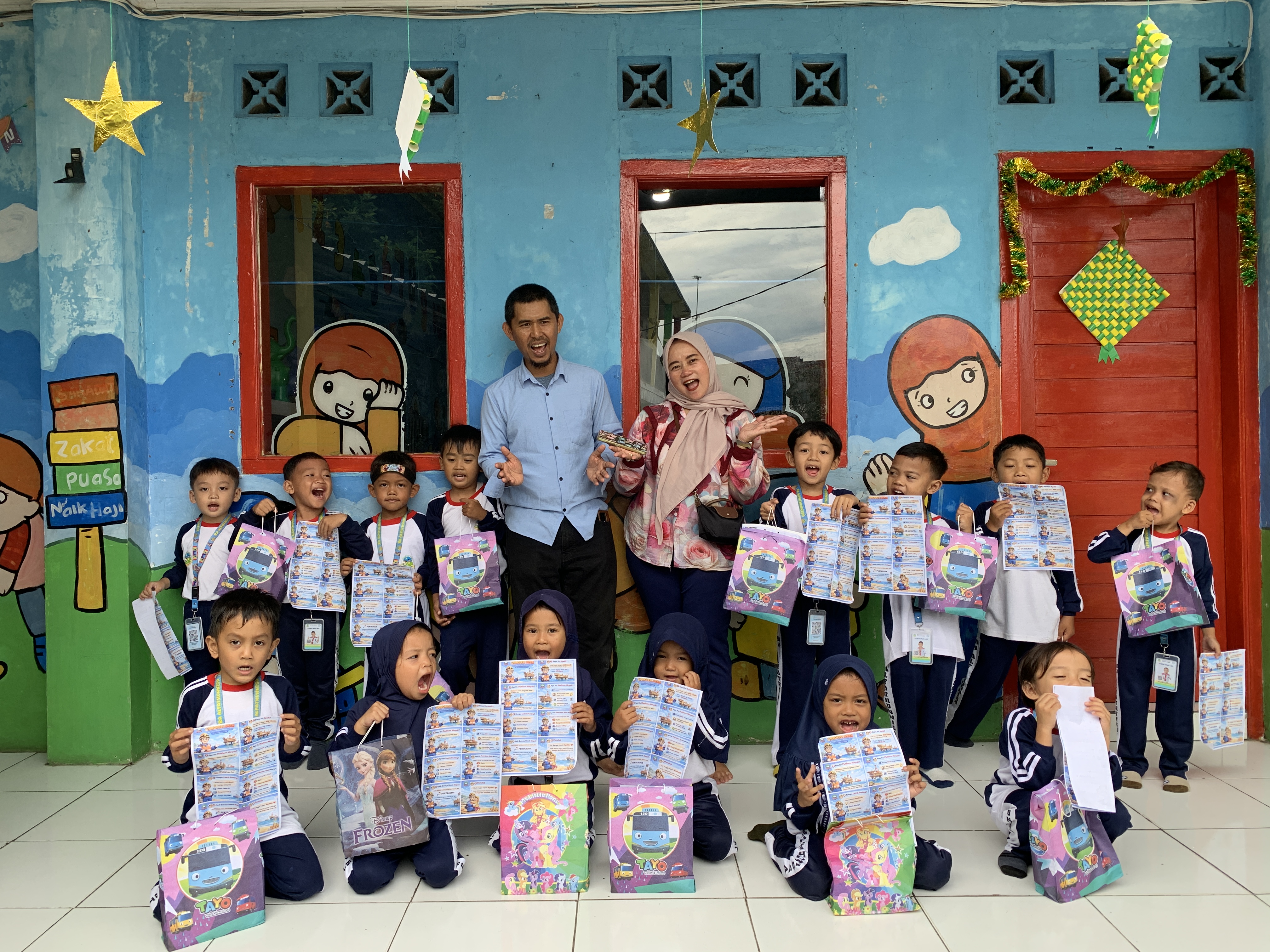 Yellow “Parent Activity Bersama Ayah dan Bunda Shaki”