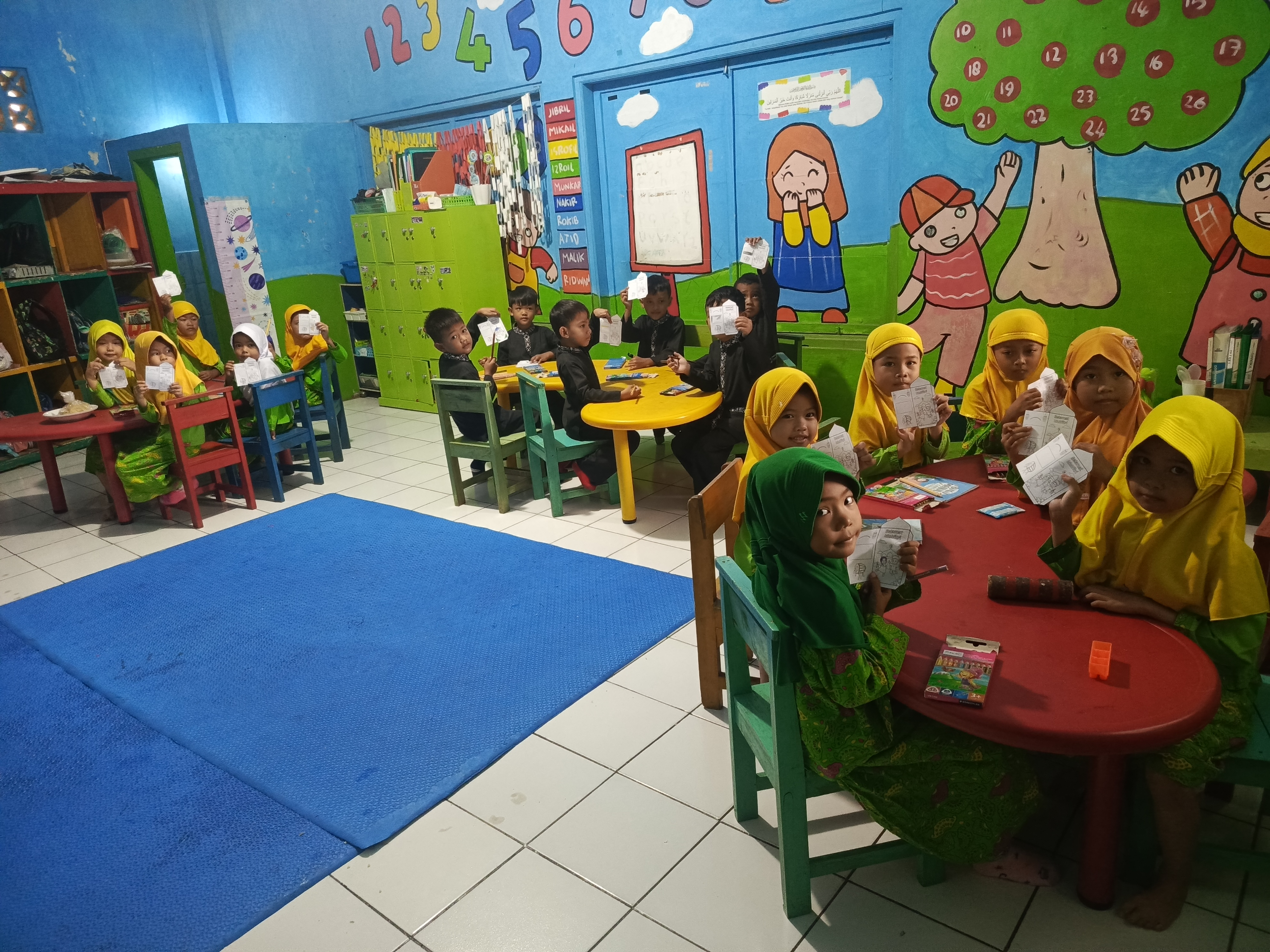 Green B " Membuat Amplop Lebaran "