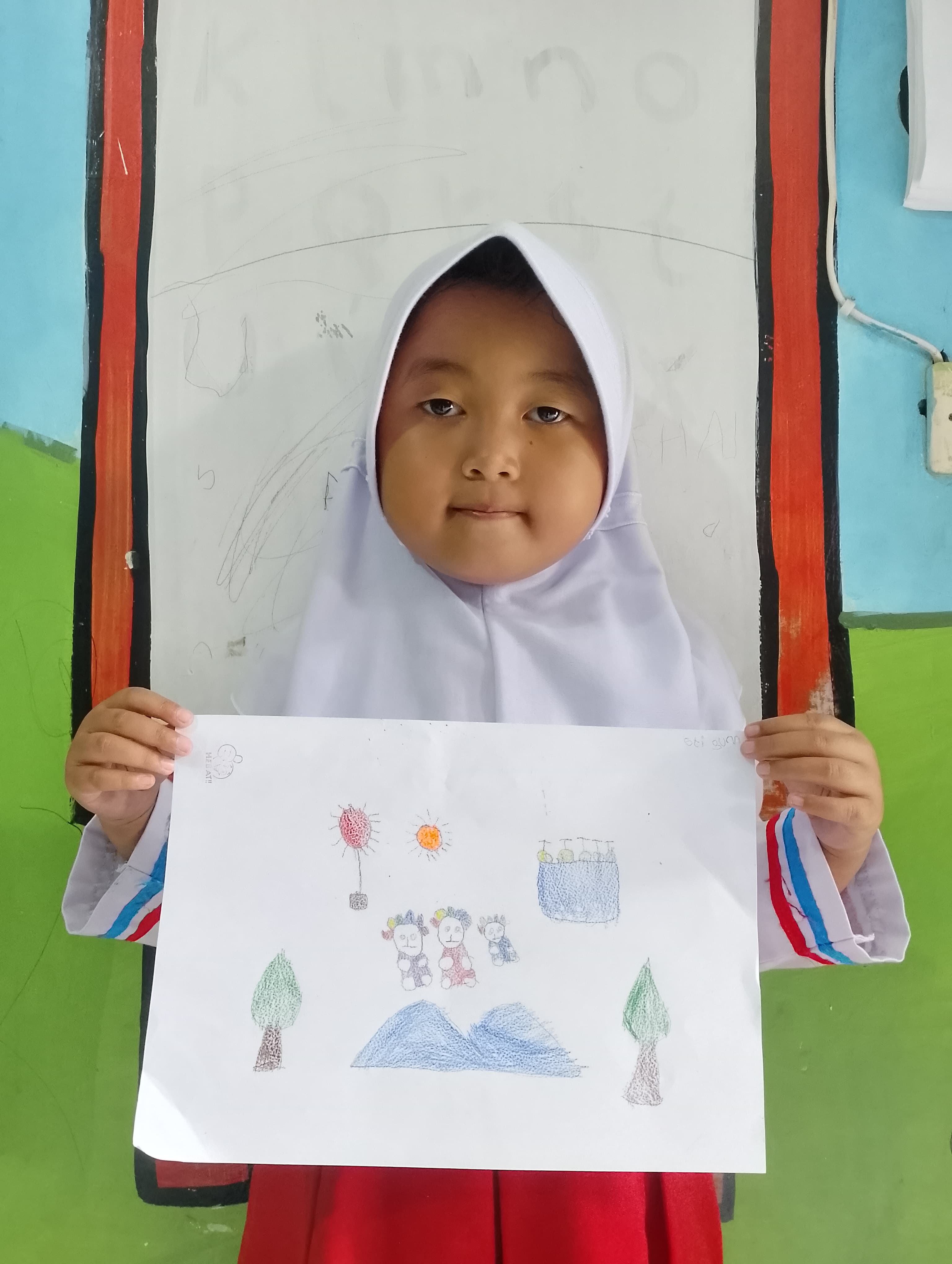 "Menulis dan Menggambar Matahari"
