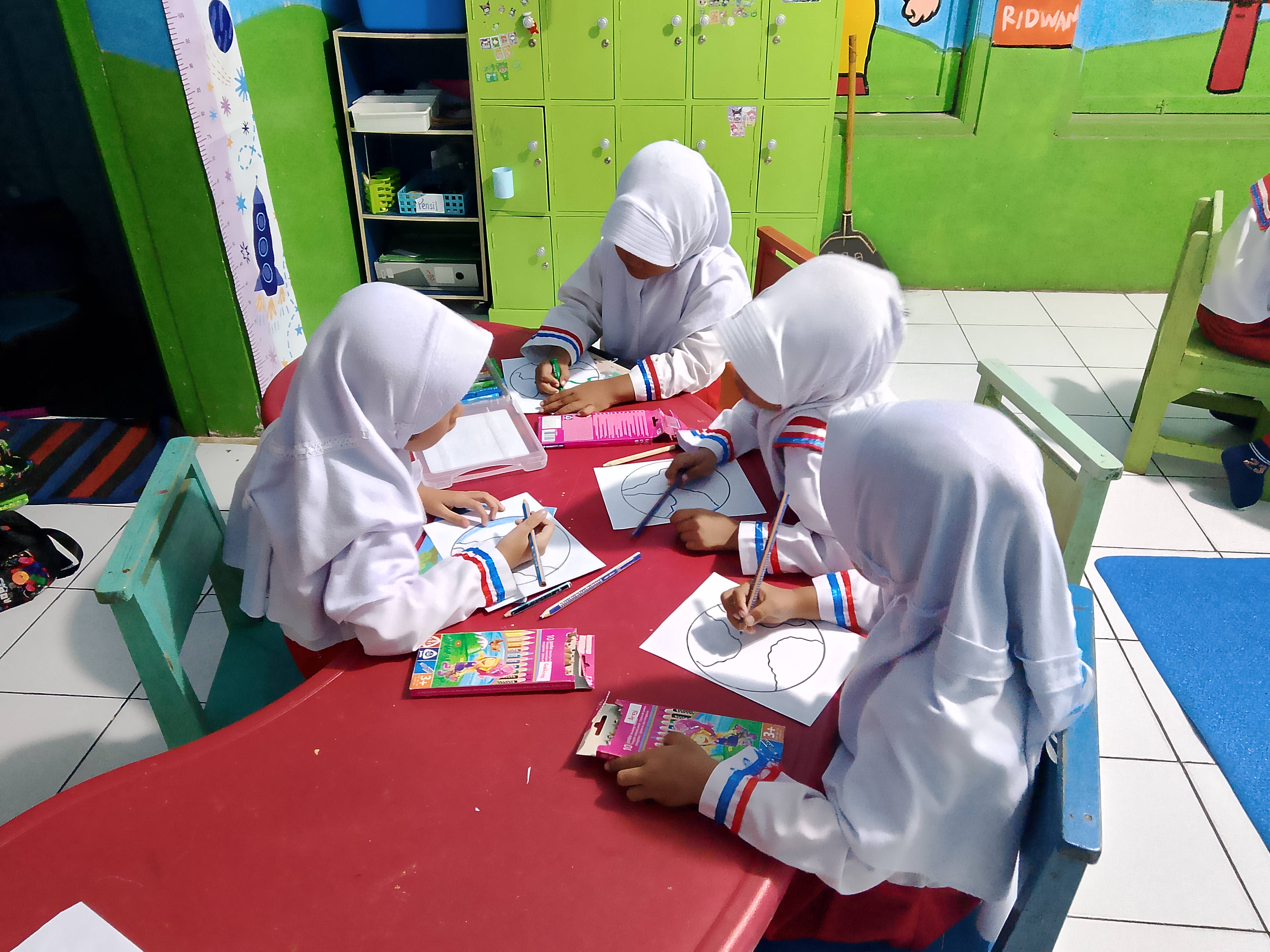 Green B "Kreativitas Rumah Gempa"