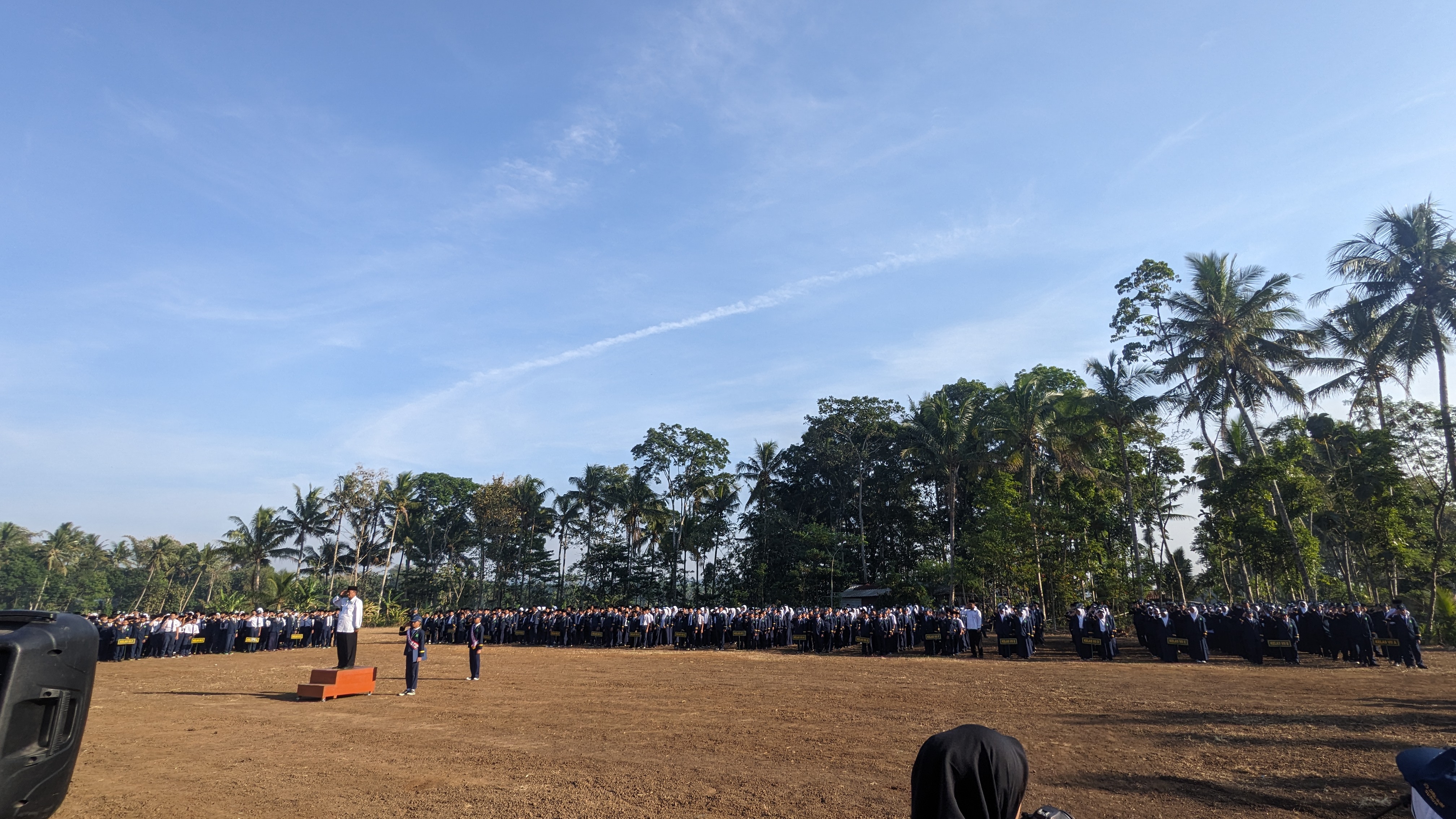 UPACARA RUTIN HARI SENIN