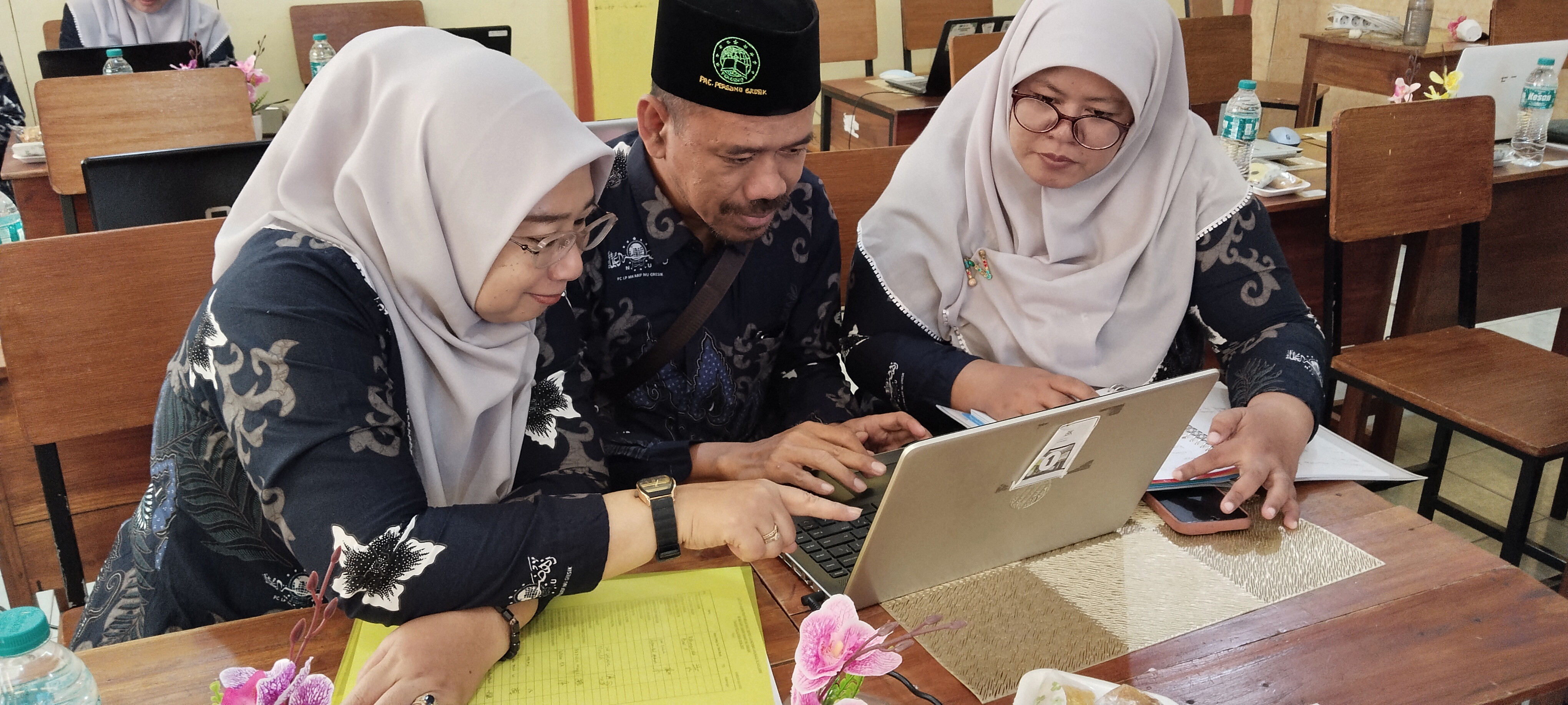Diskusi aplikasi Scholarik Indonesia - foto 1