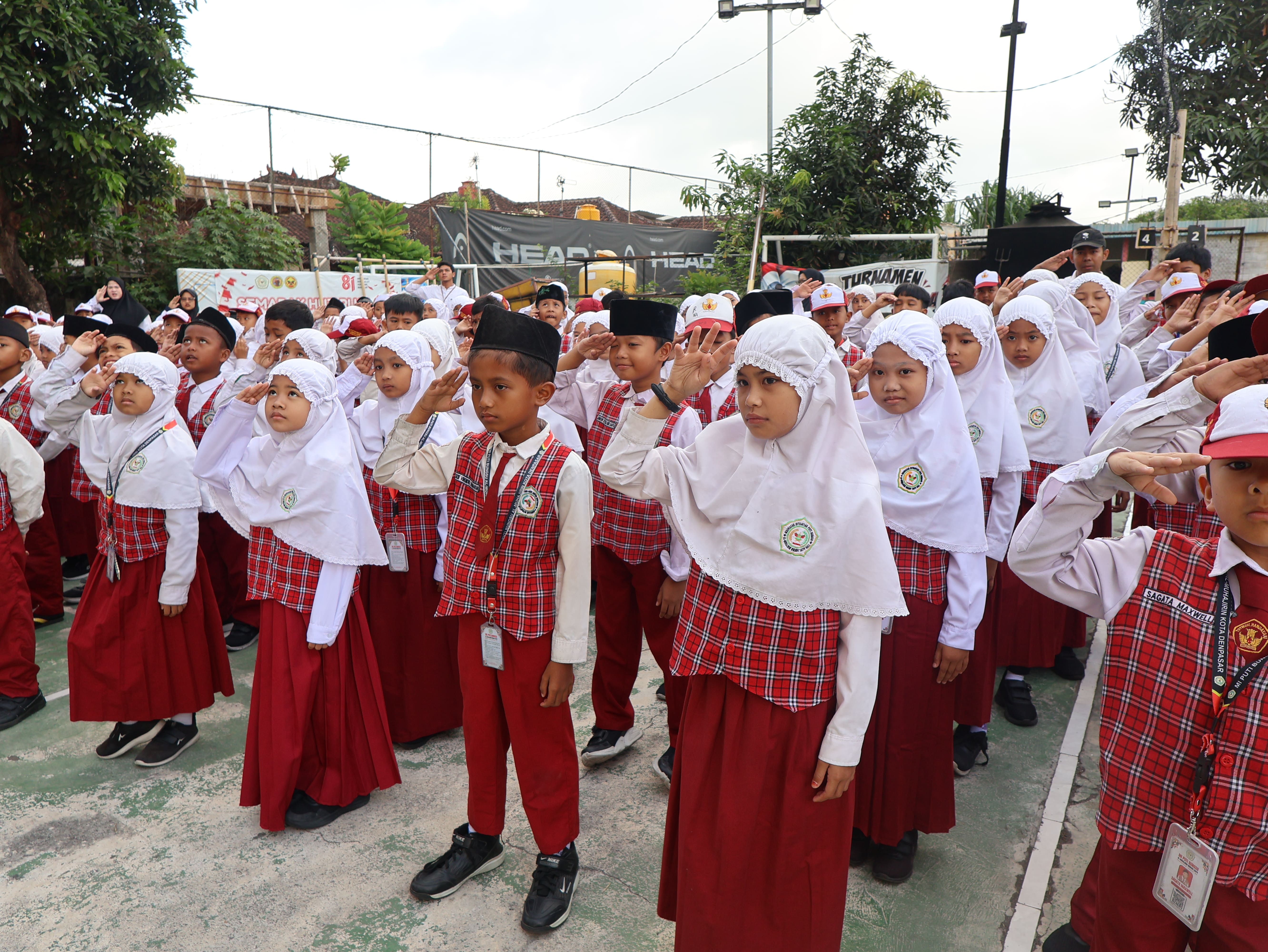 UPACARA BENDERA HARI SENIN PETUGAS KELAS 4 QUDWAH