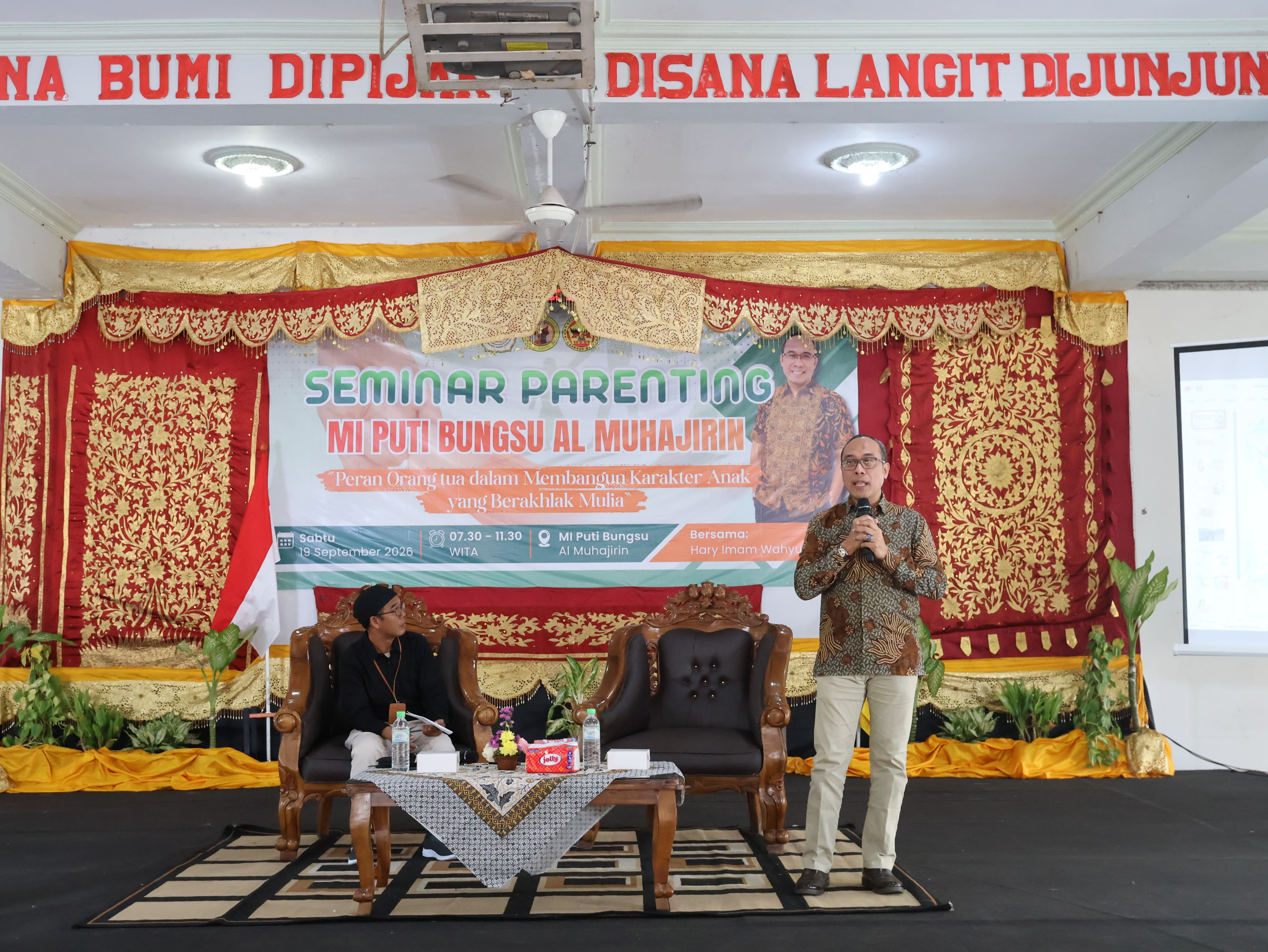 SEMINAR PARENTING OLEH BAPAK HARY IMAM WAHYUDI, S.Pd