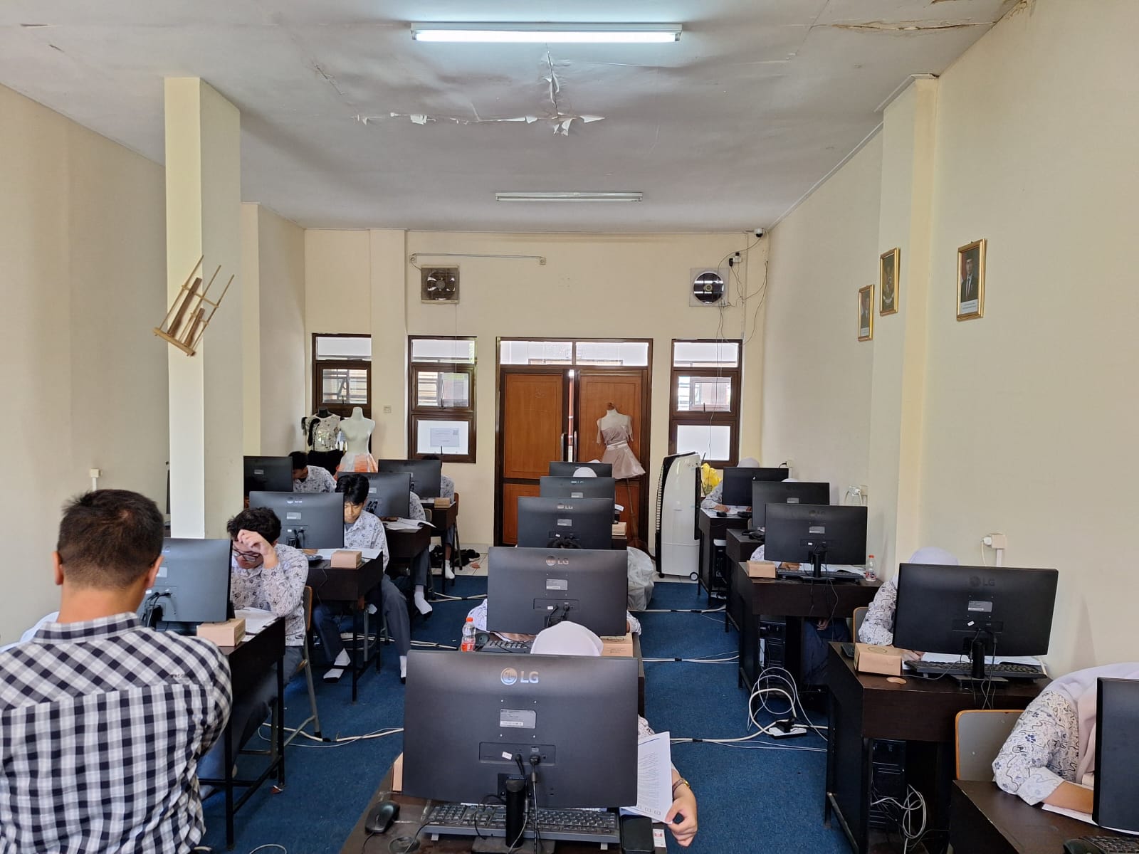 Tes TOEFL Kelas XI Khusus SMA PGII 1 Bandung