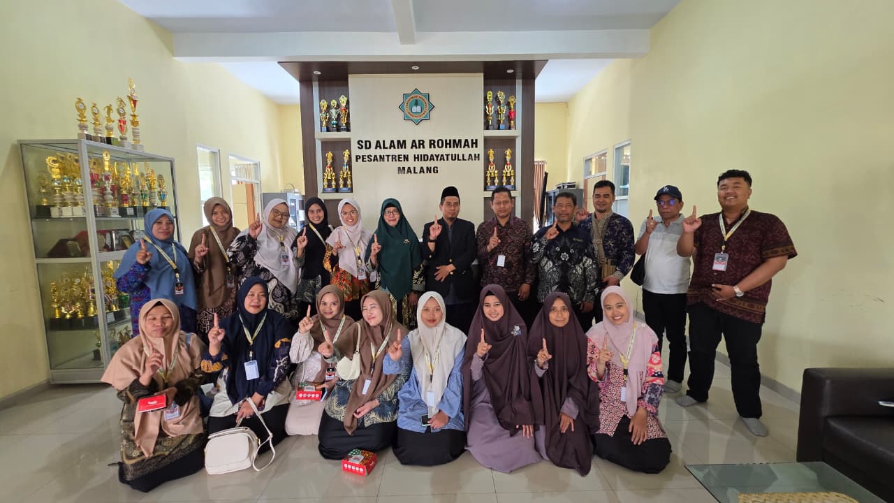 Serius Buka Kelas Tahfidz, Guru MI Puti Bungsu Lakukan Studi Tiru ke SD Alam Ar-Rohmah Malang