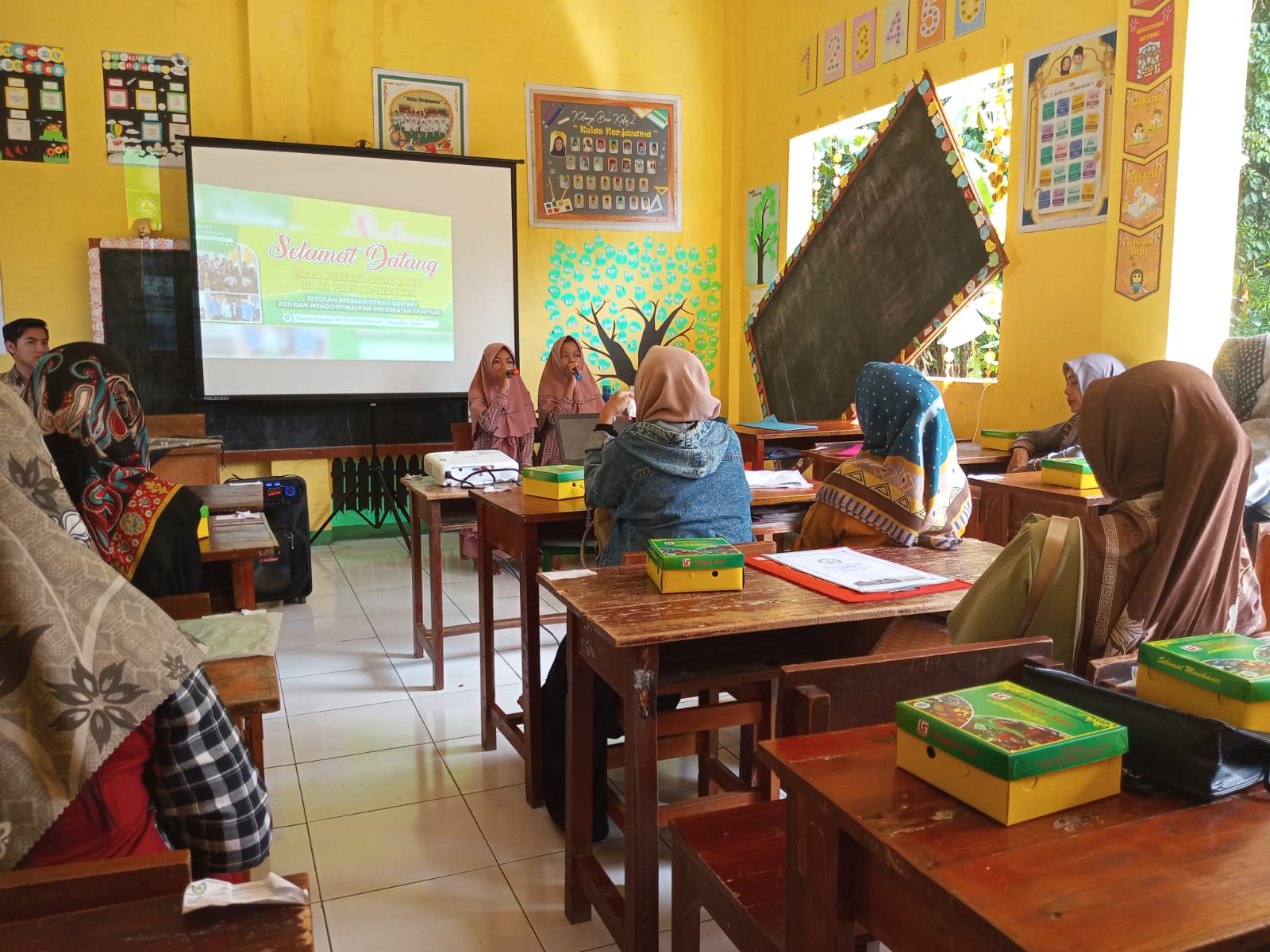 Kegiatan Open House SPMB di MI Plus Al Hidayah Cimari